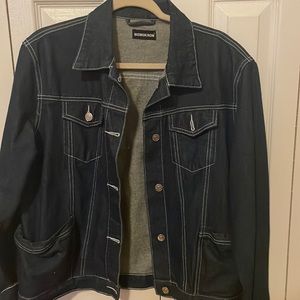 Never worn denim jacket. OFFER PLS, CLEANING CLOSET MUST GET RID OF